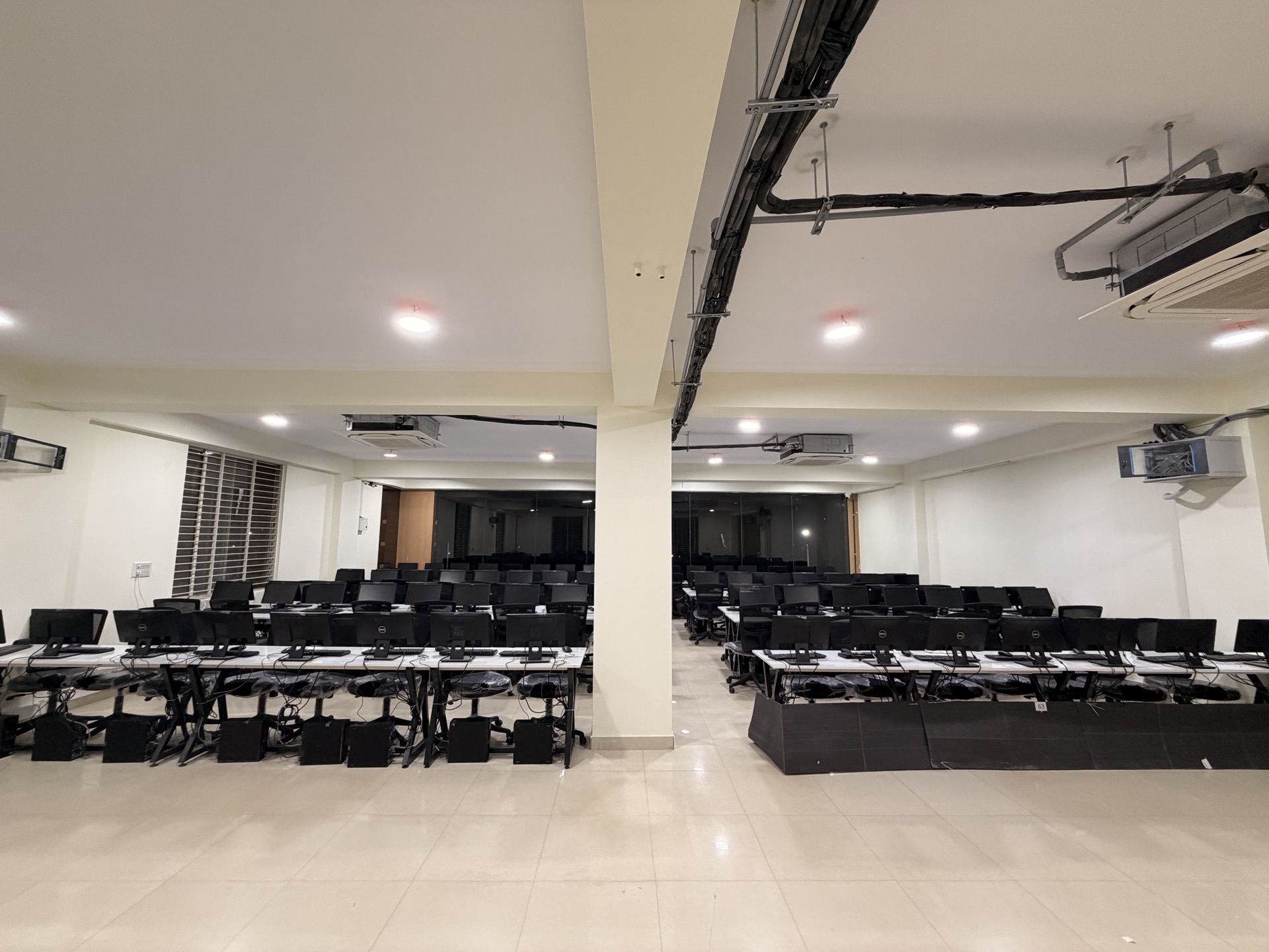 Wide exam hall view at 4Tune